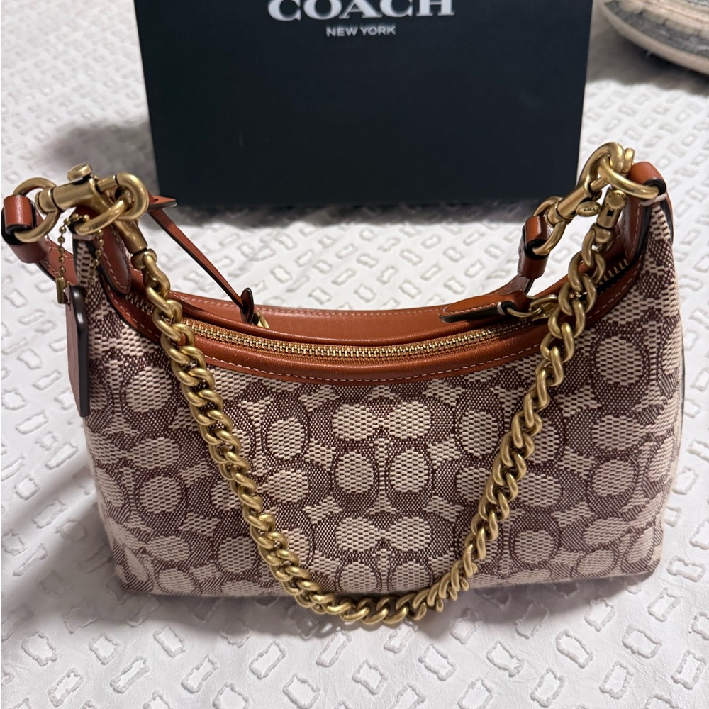 Coach Juliet Shoulder Bag 25 In Signature Jacquard